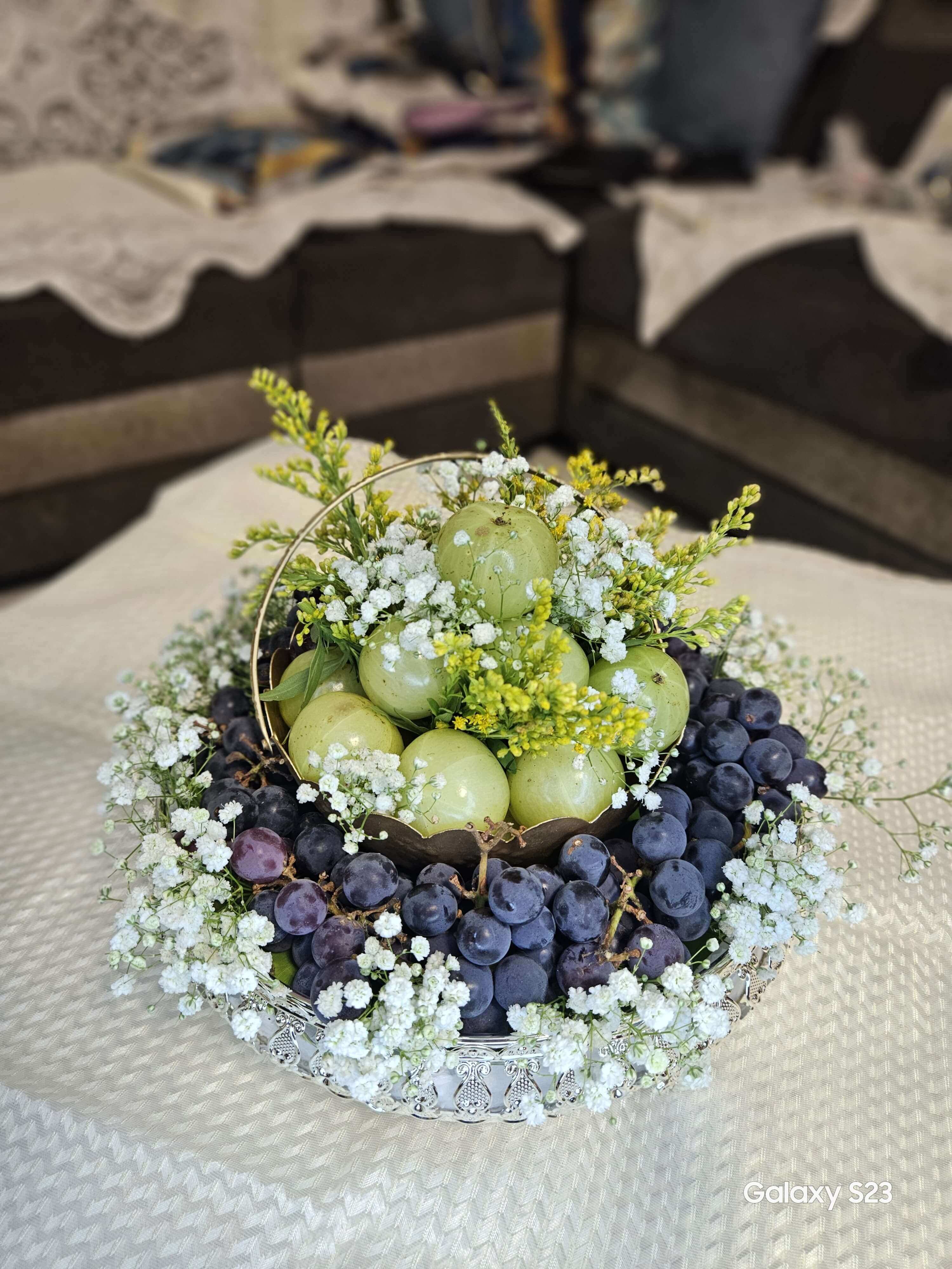 Fruit and flower decoration